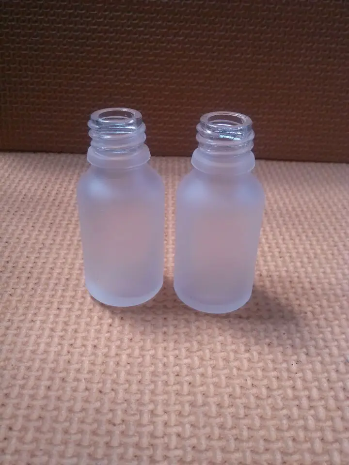 15 ml, 50 Stück, mattierte grüne/blaue/braune/klare Glasflasche mit Gold/Silber, ätherisches Öl, Serum, flüssiger Komplex-Erholungspackung