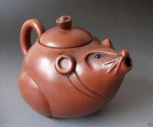 Elaborate Chinese Purple Clay YIxing Pottery Mouse Statue Teapot