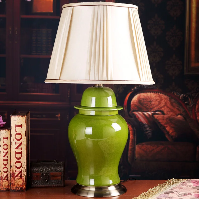 Jingdezhen Chinese creative ceramic table lamp bedroom study living room dining room decoration fashion vintage lamp table