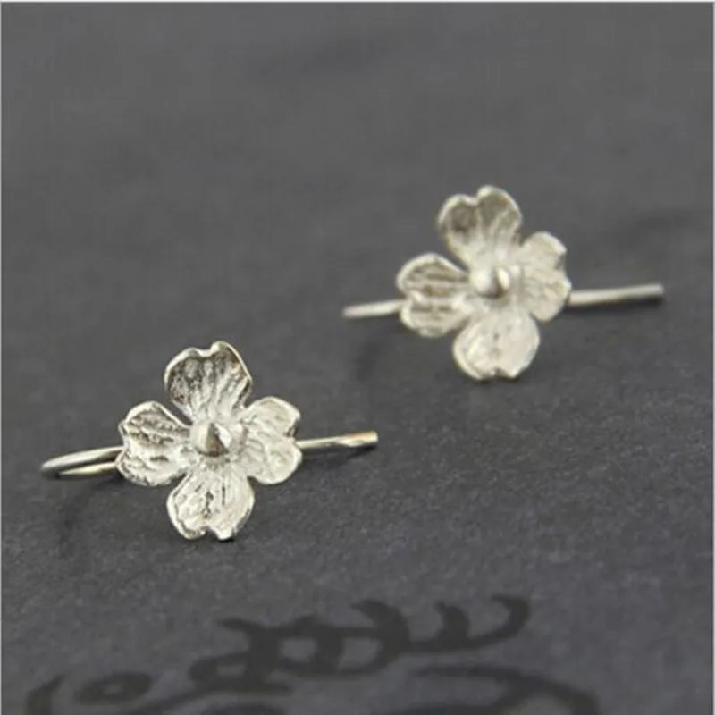 Korean Version Of The Fashion New 925 Sterling Silver Jewelry Exquisite  Classic Four Floral Fortune Earrings  E056