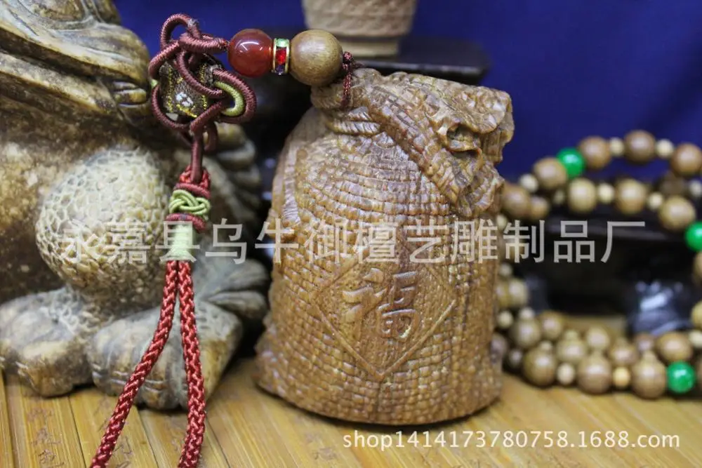 The old South Australian sandalwood Mufu to transport the gold bag hand pieces talisman Home Furnishing hanging jewelry pendant