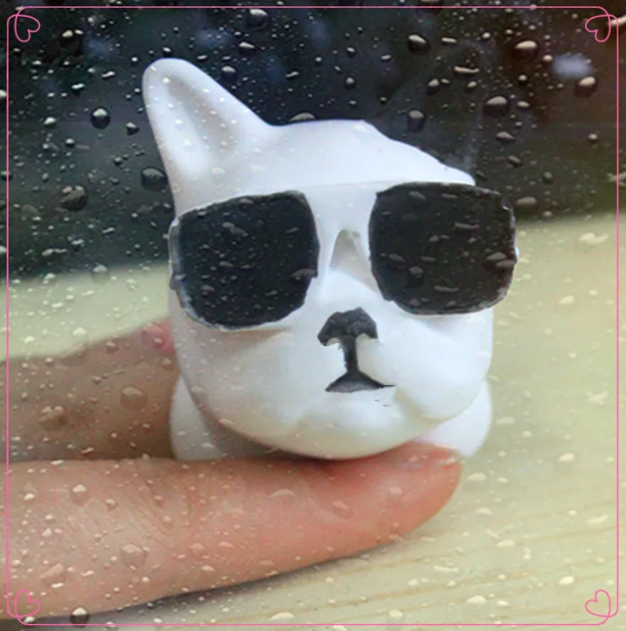 Sunglasses Space Dog Incense Gypsum Modle DIY Extrusion Stone Car Ventilation Coating Silicone Mold C1084