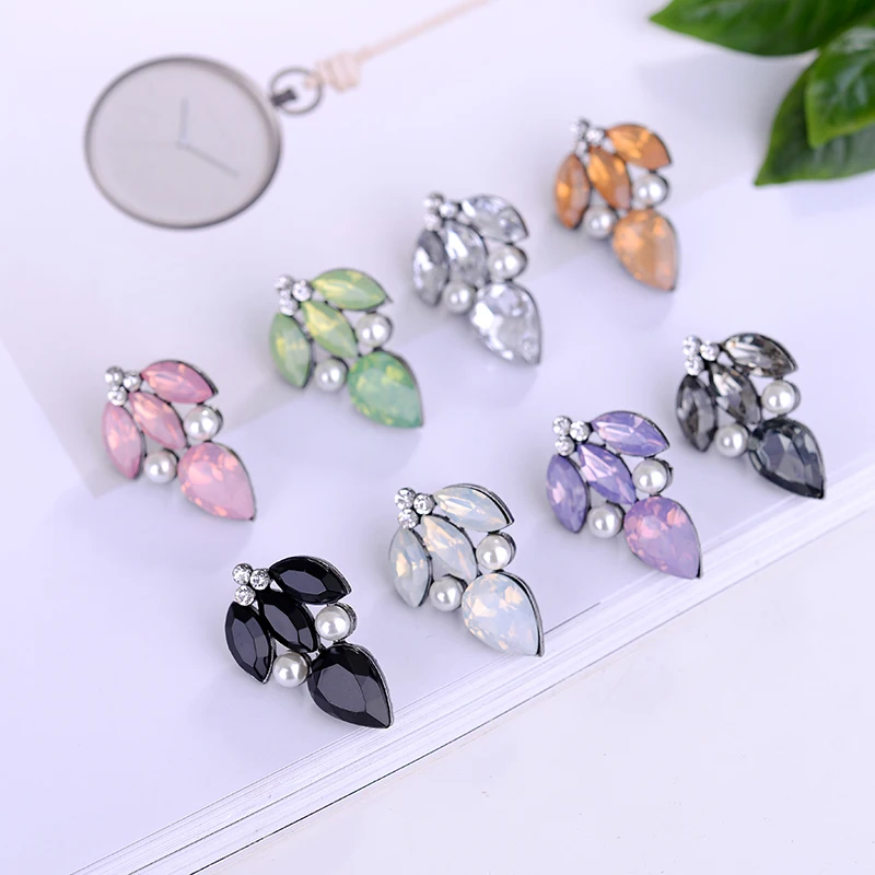  Exotic Face Design Acrylic Stud Earrings Imitation Pearl Rhinestone Decoration Piercing Earrings Fashion Women Jewelry