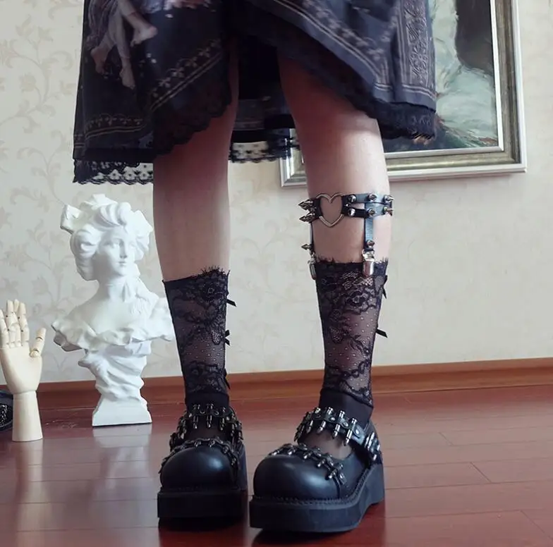 Why Is the Thumb-Operated Buckle on These Japanese Calf Socks a Game-Changer for Daily Wear?