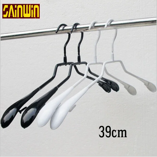 

Sainwin 10pcs/lot 39cm PVC COATED Hanger Wide Shoulder Hangers For Clothes Pegs