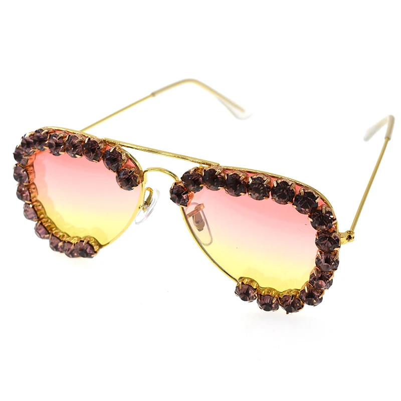 Fashion Design Rhinestones Sunglasses Women Oversize Vintage Sunglasses for Female Fashion Designer Party Jewelry Accessories