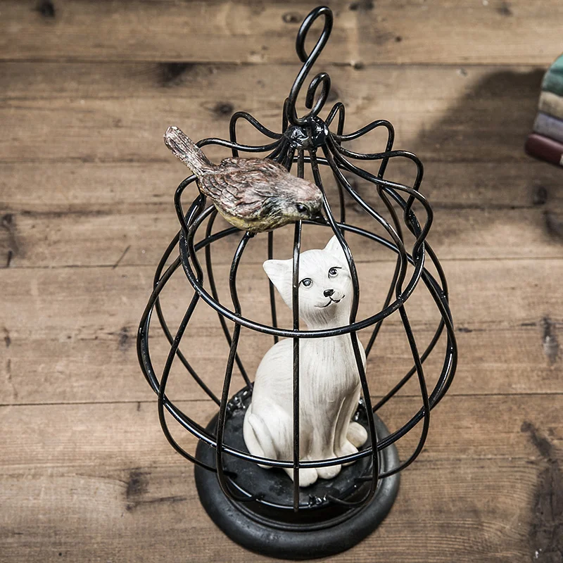 Satirizing Iron Birdcage Cat Statue Handmade Resin Bird Sculpture Kitty Curiosity Decoration Gift and Craft Ornament Furnishing