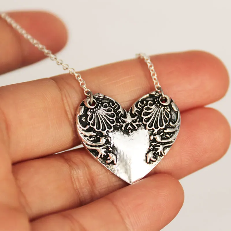 

Wholesale Bulk 10pc Vintage Nautical Spray Heart Pendant Necklace Antique Silver Minimalist Love Necklace For Women Girls Gift