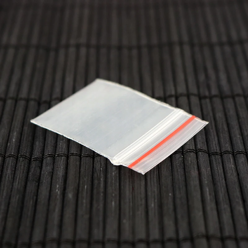 

100pcs/lot Small Ziplock Bags Self sealing ziplock plastic bags Reclosable Plastic Poly Clear Zip bag Size 2.8x3.2cm