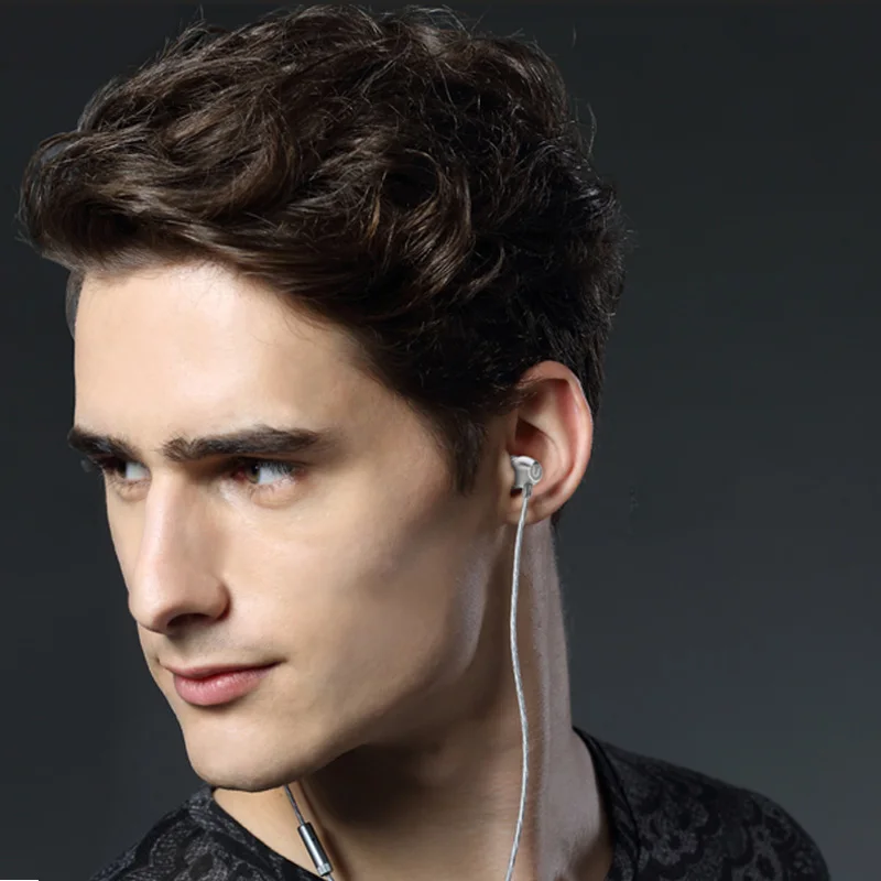 Amazing HD Voice Headphones with MIC Metal Bass Headset 3.5mm Gold Plated Jack Universal for Smart Phones Tablets MP4 UiiSii HM7 image 6