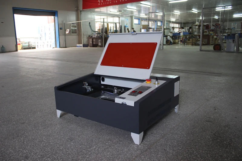 400*400 MILLIMETRI macchina di taglio laser per legno/co2 macchina di taglio laser/laser taglio del legno 4040