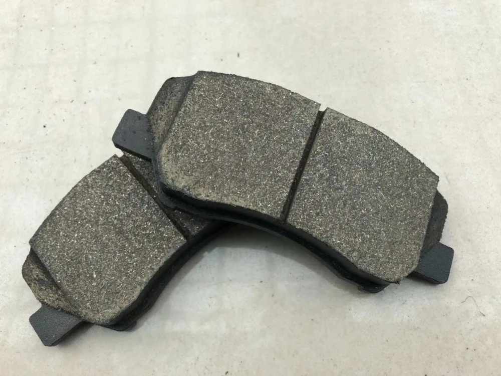 (4pcs/set) Front Brake pads set KIT-FR DISC BRAKE for Hyundai VELOSTER i30 KIA K3 CEE`D Auto car motor part 58101A6A70