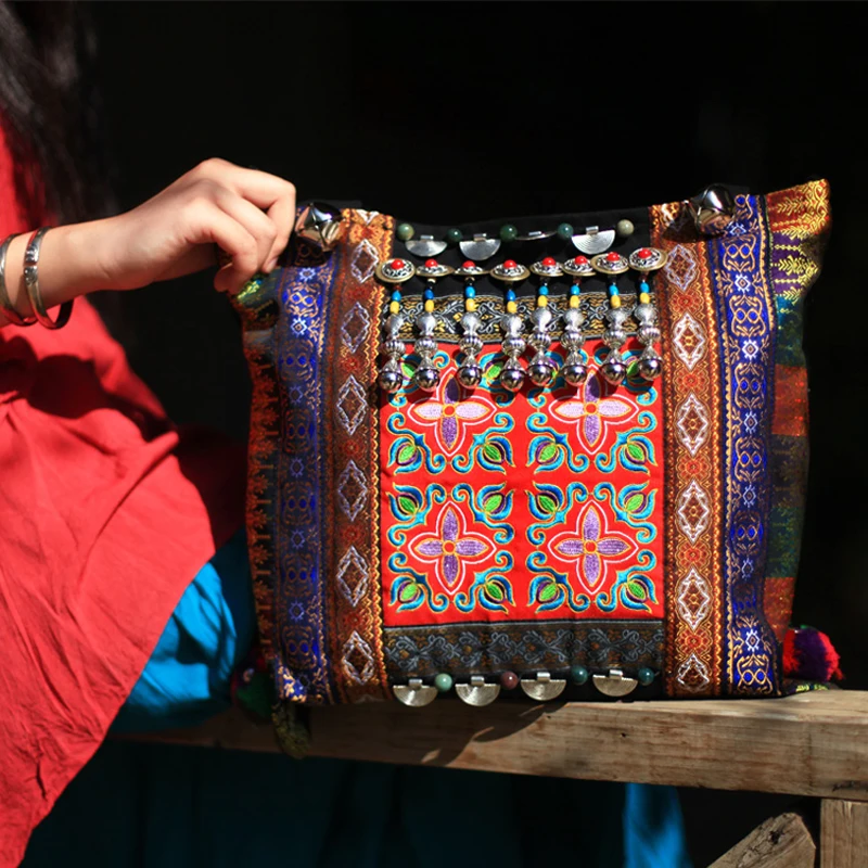 Newest Ethnic embroidery canvas women bags handmade beaded rivet Vintage shoulder messenger bags