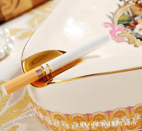 Ourui Ya new high-end European luxury ivory porcelain ceramic ashtray European home Decoration