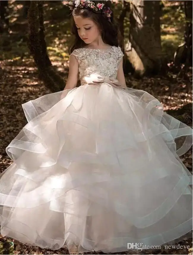 2021 Flower Girls' Dresses Cap Sleeves Tulle Ruffles Skirt Lace 3D Floral Beaded Bow Sash Kids Formal Wear Hollow Back