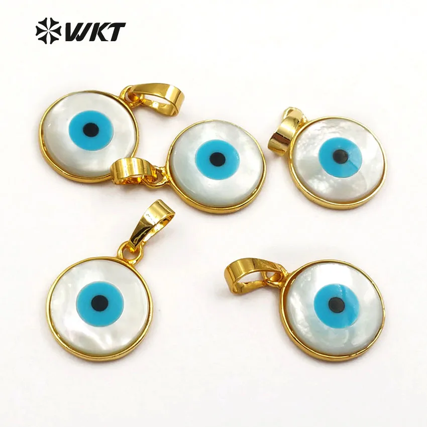 WT-P628 Trendy Design Round Shape Natural Shell With Gold Trim Special Devil Eye Charm Pendant Special Gift For Her