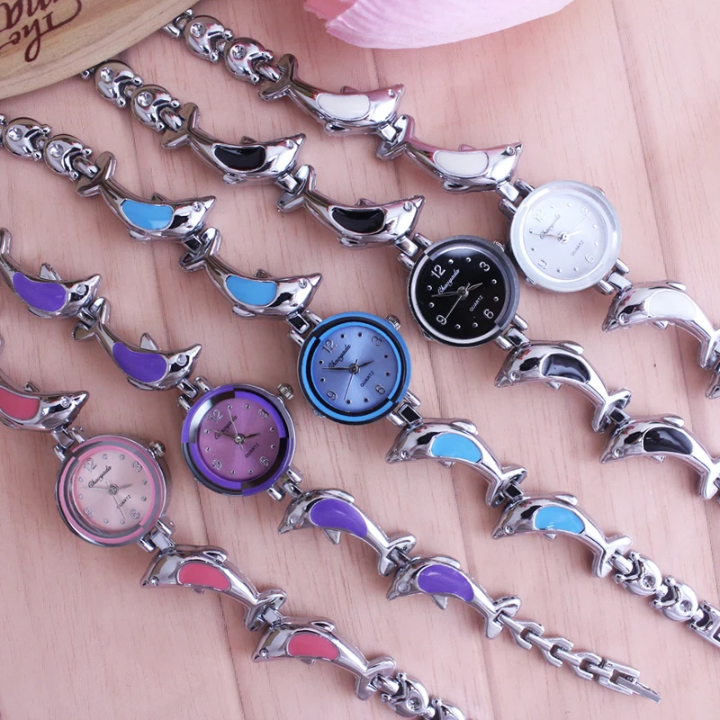 Reloj de pulsera de cuarzo con cristales para mujer, accesorio de pulsera con diseño de delfines y dibujos animados, a la moda, gran oferta, 2024