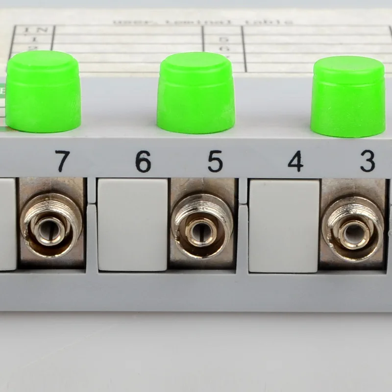 مقسم الألياف الضوئية 1 : 4 FC APC كاسيت PLC 1x4 مقسم بصري 1-4 صندوق CATV FTTH مصنع OEM