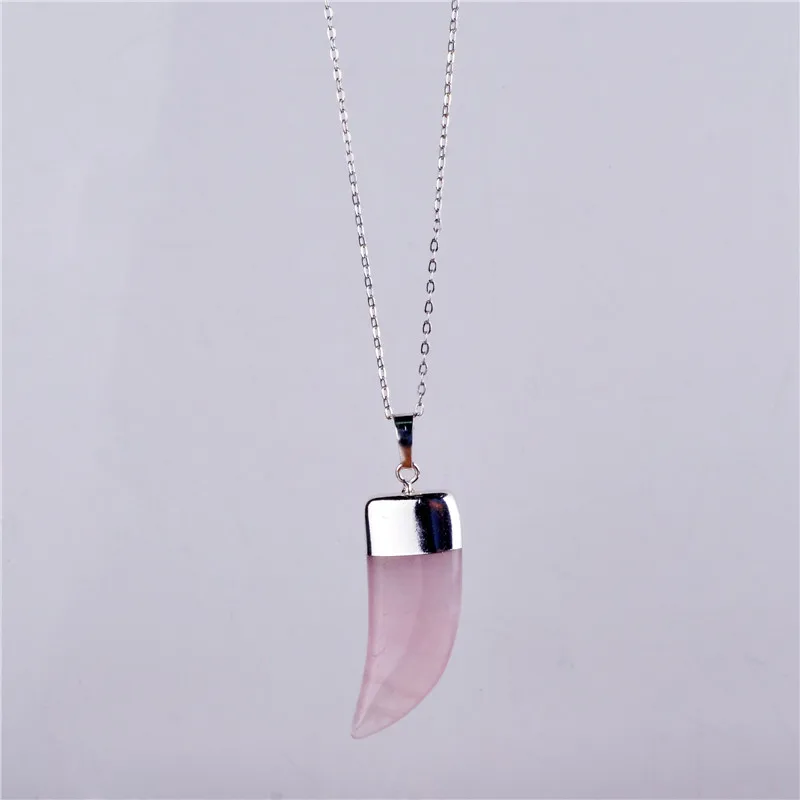 2018 The New Popular Natural Crystal Pendant, European Small Langya Crescent Color Pendant