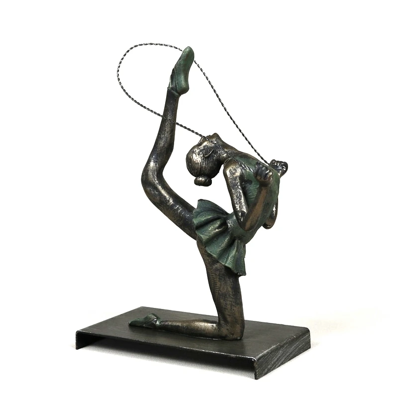 Vintage Resin Calisthenics Sculpture Iron Girl Gymnastics Statue Prize Souvenir Birthday Gift Craft Ornament Decor Accessories