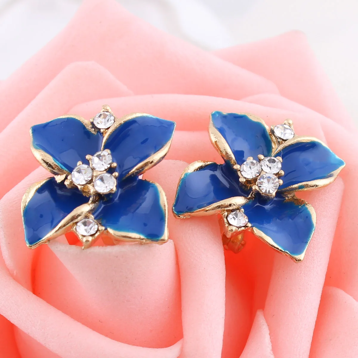 GRACE JUN High-grade Blue Color Flower Clip on Earrings for Women Elegant Fashion No Pierced Earrings Charm Rhinestone Ear Clip