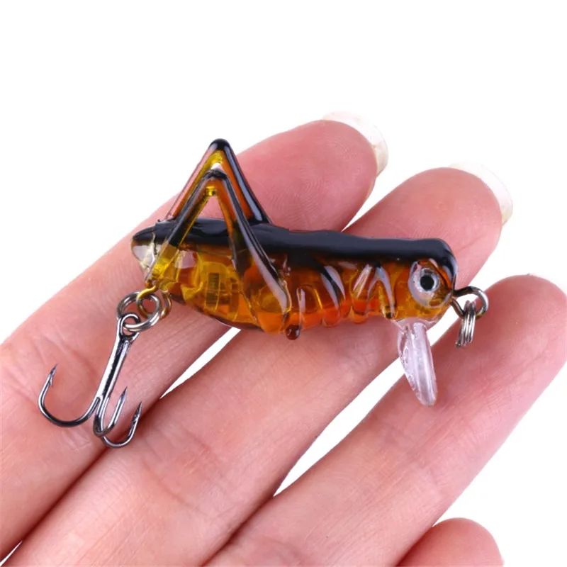 1Pcs 40mm 3g Grasshopper insects Fishing Lures Flying Jig Wobbler Hard Bait Lifelike Luminous Baits Bass Swimbait Pesca