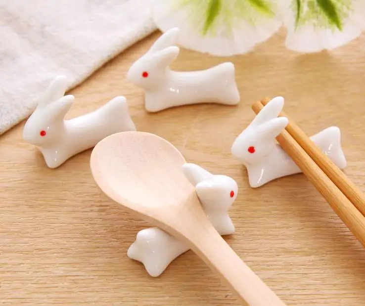 by DHL or EMS 200 pcs Japanese chopsticks holder rest Cute Rabbit Chinese Ceramic hand made spoon rest fork rock knife stand