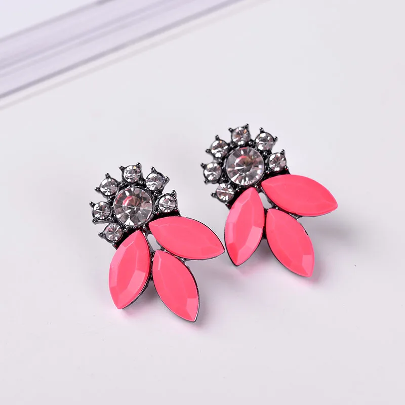 Beautiful Flower Statement Crystal Stone Women Stud Earrings Rhinestone Inlaid Gold Silver Color Piercing Earrings Gift