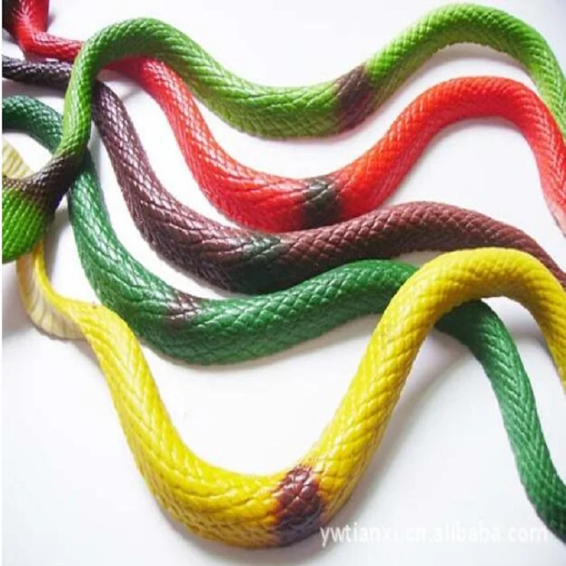 New 1 Piece Halloween Gift Tricky Funny Spoof Toy Simulation Soft Scary Fake Snake New Style Horror Toy For Party