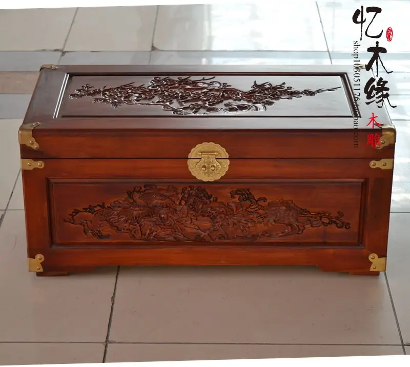 

Camphor wood carved antique box meilanzhuju old wooden box suitcase suitcase Zhang marriage dowry box gift box