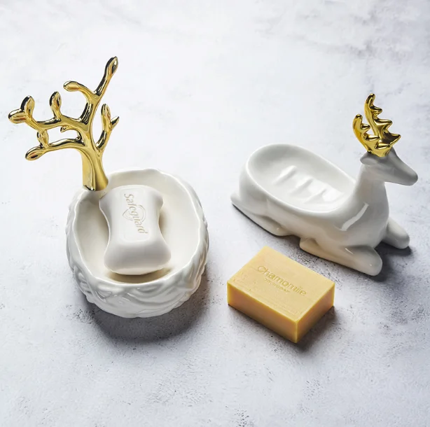 Nordic Ceramic Deer Painted Gold Soap Dish Giraffe Soap Box Crafts Room Wedding Home Decor Porcelain Animal Figurine Gift LF301