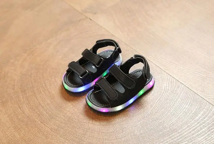 Children sandals With Light Popular in Europe Boys sandals Autumn summer Dot  Led Sport Girls Sneakers Kids Shoes Size 21-30