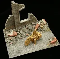 Small European Rubble Resin Diorama Base (no Figure and Vehicle) 150mm X 110mm X 110mm Unassembled Uncolored