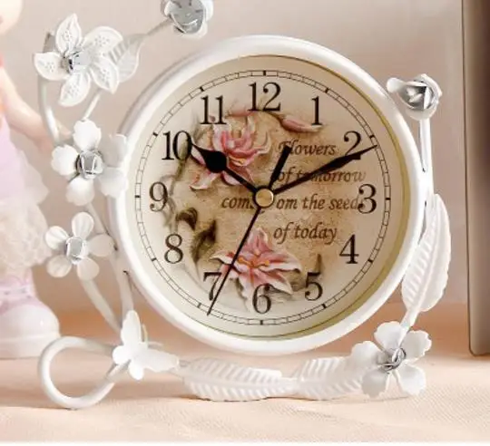 Beauty European Style Vintage Mute Table Desk Clock Iron Creative Home Decoration With Flower Vine Best Gift For Children Girl