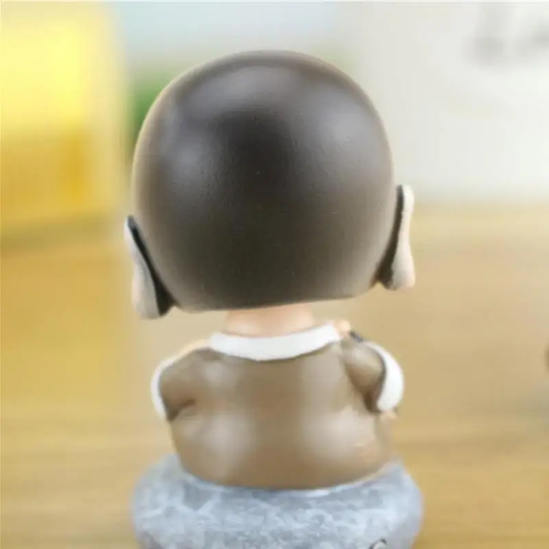 1pcs Kawaii Shaking Head Monk Figurine Crafts Fun Expression Resin Buddha Souvenir Dolls Accessories Craft Supplie Shome Decor