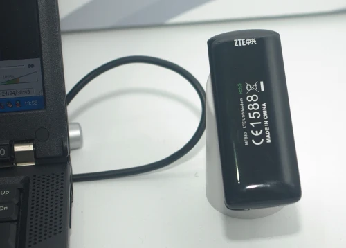 Entsperrt 100Mbps ZTE MF880 LTE Modem