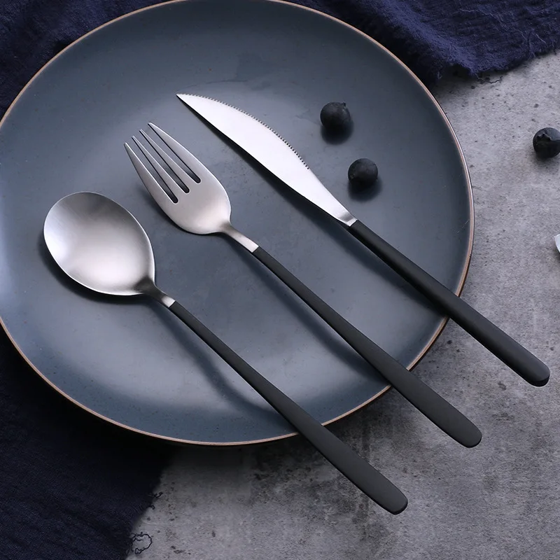 صور التصوير خلفية الدعائم أسود الفضة الذهب مجموعة أدوات المائدة ملعقة شوكة طقم السكاكين للأغذية الغربية غرامة انخفاض الشحن