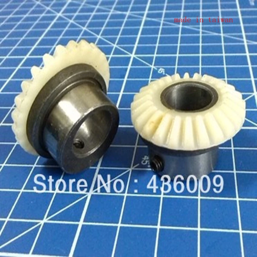 1Pc Domestic Sewing Machine Parts Arm Shaft Bevel Gear Singer #319695