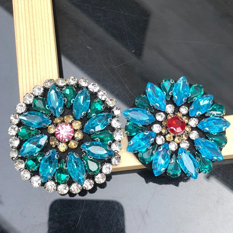 High-grade circular brooch glass patch custom diamond ring diamond crystal overcoat applique hand-made diy clothing accessories
