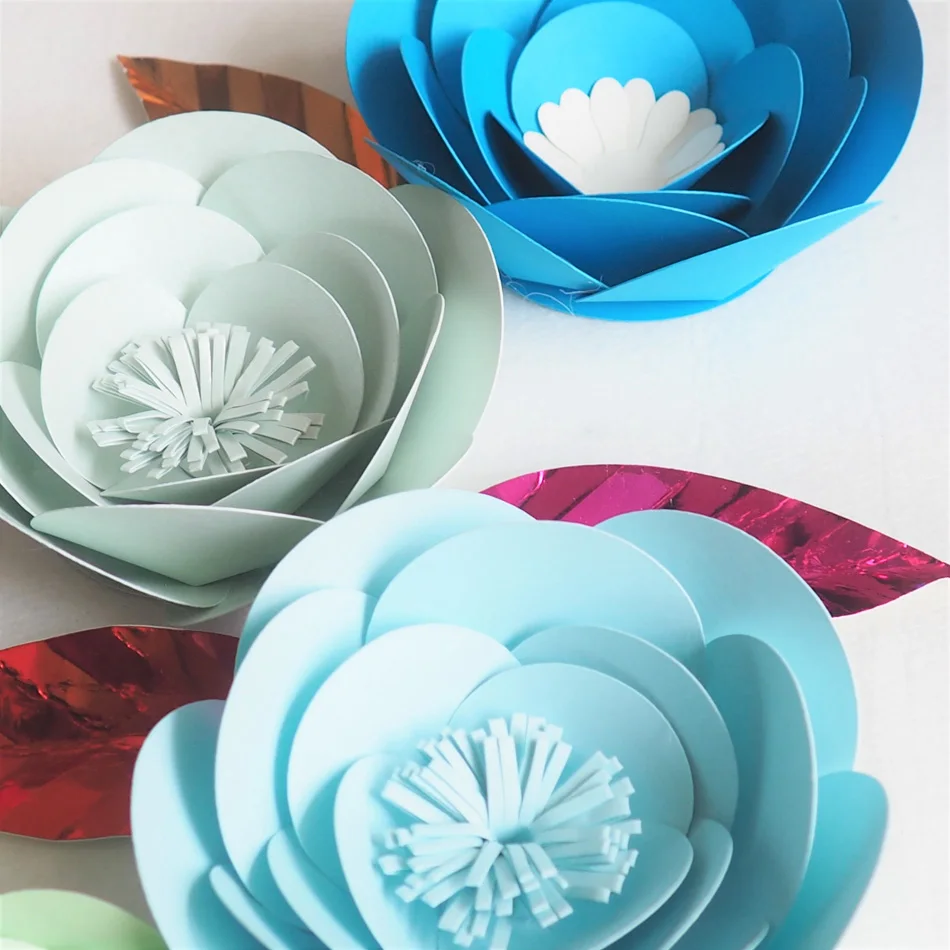 DIY Mini Paper Artificial Flowers Wedding Fleurs Artificielles Backdrop Artificial Rose 4PCS+4 Leave Party Decor Nursery Blue