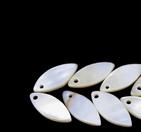 250pcs Leaf Beads, MOP Leaf Shape, white oval Shell Beads, Shell Leaves, Destash Beads, Mother of Pearl ivory color