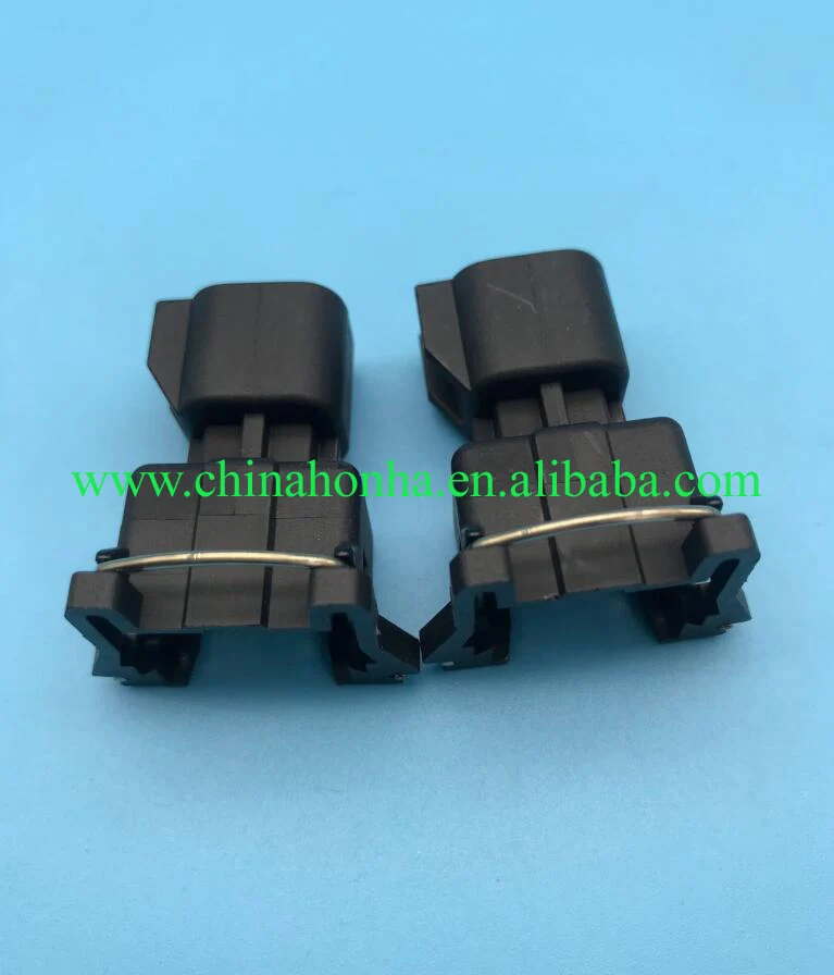 

Black 2 pin auto connector (Positive direction) waterproof adapter professional racing V8 engine EV1-EV6 Transition joint