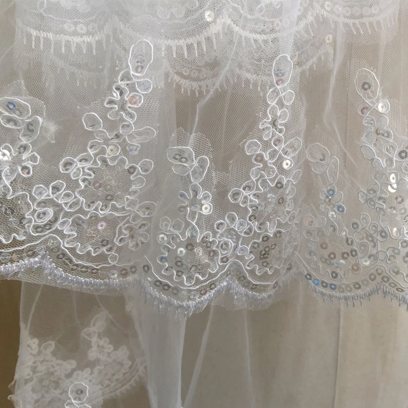 Véu de noiva longo com pente, venda de casamento curta e barata de 1.5 metros com apliques de renda elegante, duas camadas de tule