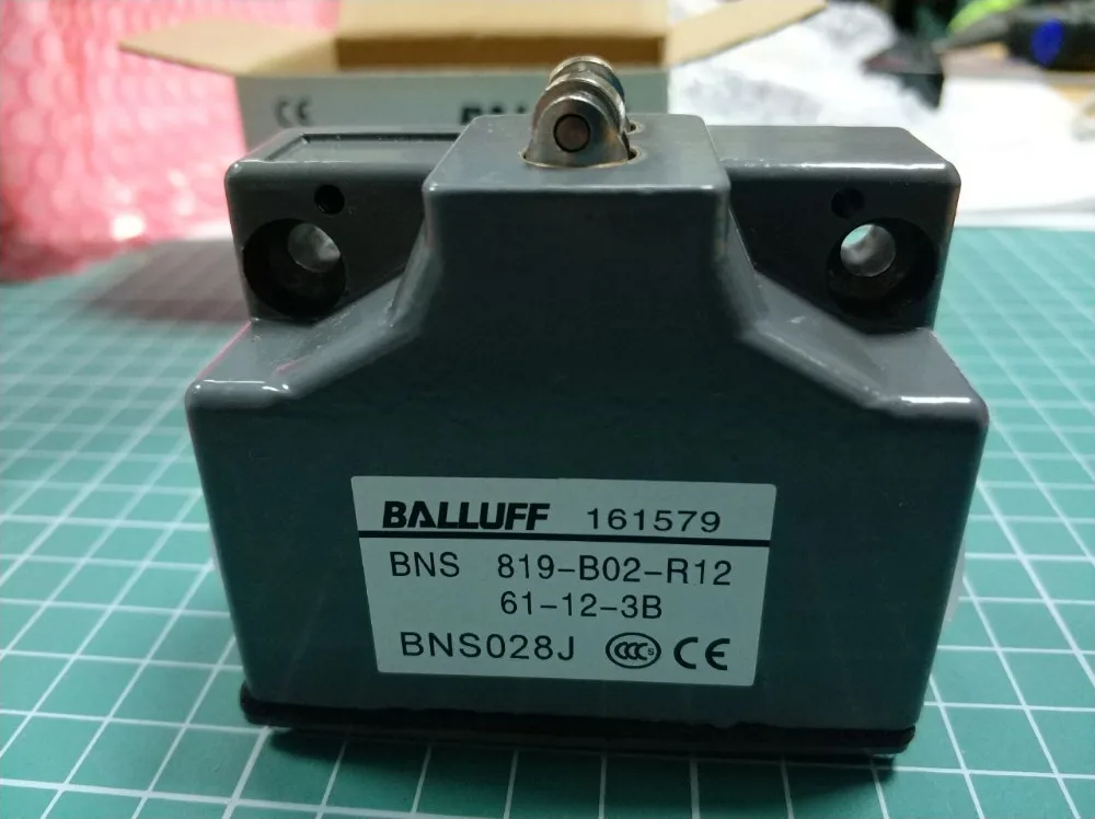 BNS 819-B02-R12-61-12-3B Balluff limit switch