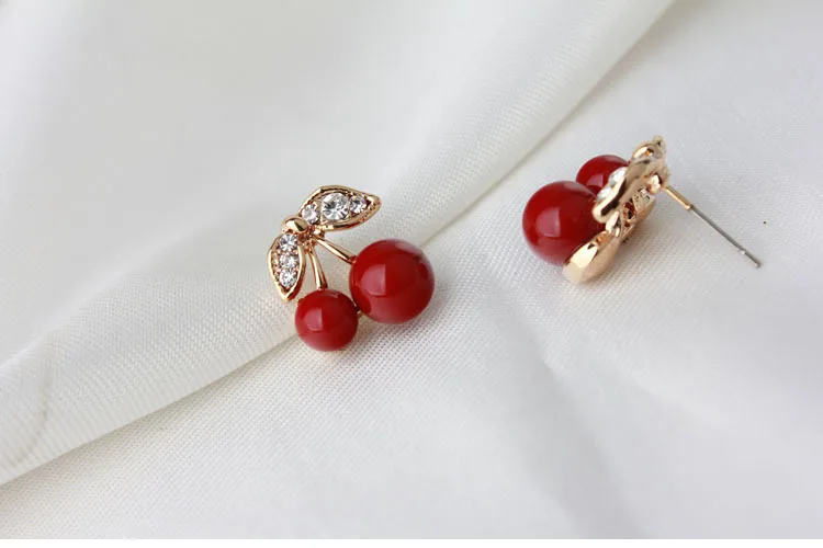 2018 New Fashion Boucle D\'oreille Femme Cute Lovely Red Cherry Earrings Rhinestone Leaf Bead Stud Earrings For Woman Jewelry