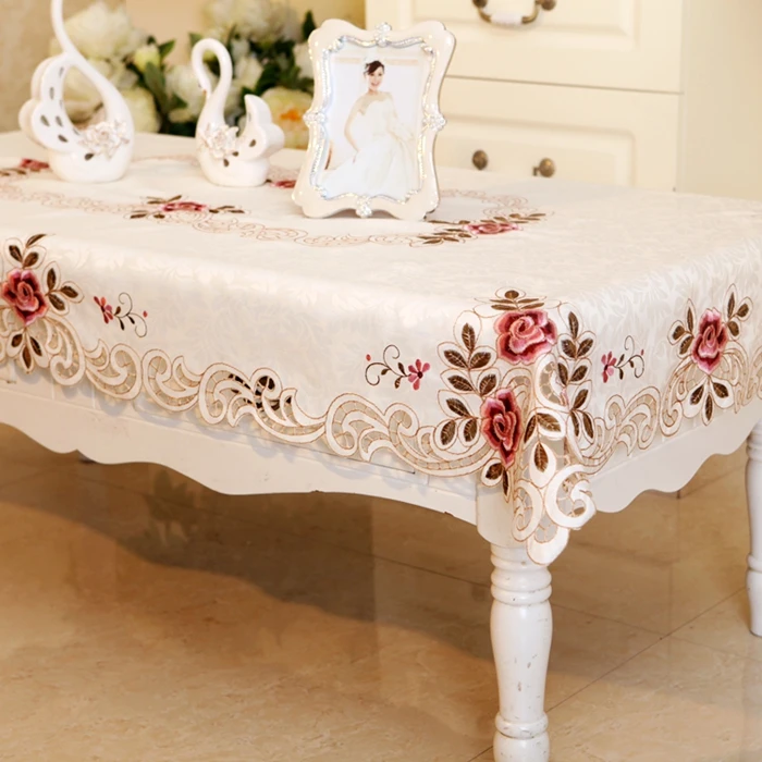 2018 New Rectangular Wedding Tablecloth Home Textiles Embroidered Floral Table Covers Hiking Outdoor Party Cloths Almofadas Dec