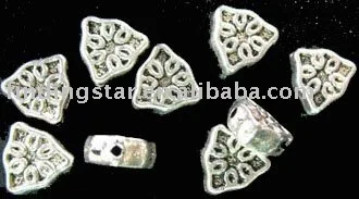 

FREE SHIPPING 300pcs Tibetan silver flower triangle spacers A1012