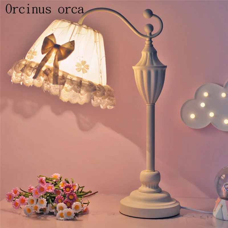 European fairy lace desk lamp tale princess girl room children's room bedroom bedside lamp American simple cloth table lamp