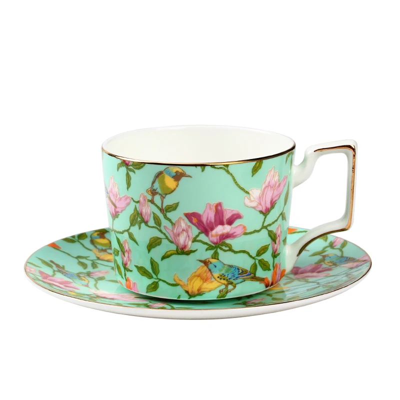 Imagem -05 - Europeu Fine Bone China Coffee Cup Conjunto Luxo Handmade Flor Cerâmica Tarde Teacup Xícara de Café e Pires Requintado Caixa de Presente