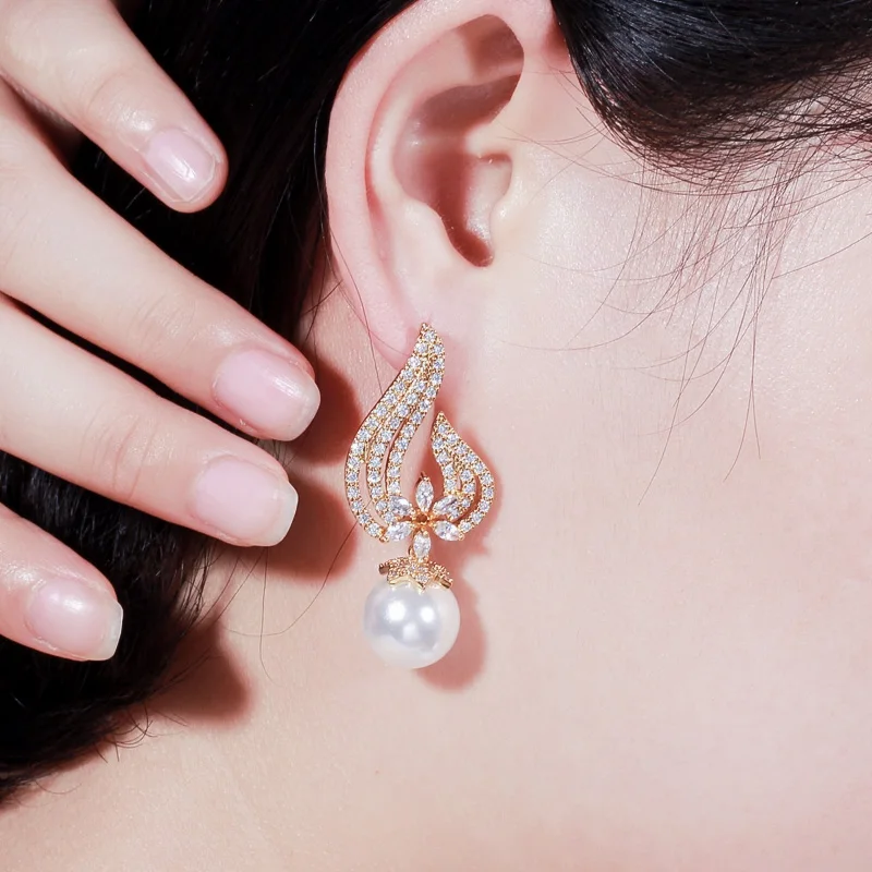 CWWZircons Wunderschöne Zirkon-Goldfarbene Runde Perlen-Ohrhänger für Damen, Vintage-Braut-Hochzeits-Party-Schmuck, Großhandel E0290 – Detail 7